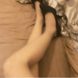 美腿女神丝足胭脂扣出水合集，1.7G高清视频，神乎其神的诱惑感