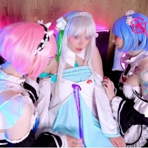 百合cos三剑客1v，1.9g画质展现精致风采