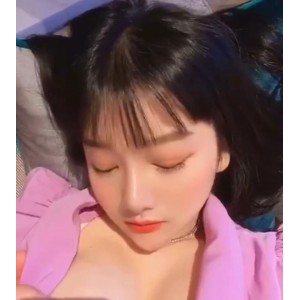 福利姬抖音复出小尤奈最新合集多V12G，监禁后裸COS爆红广州漫展