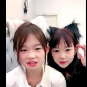 热榜直播资源女仆姐妹秀合集3部9V4.4G，超火小女菩萨自拍出品