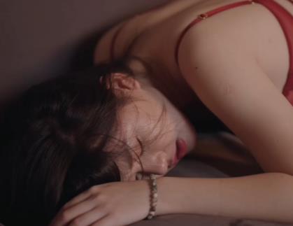 麻豆自拍甜美魏乔安最新合集1V751M，湾湾拍戏