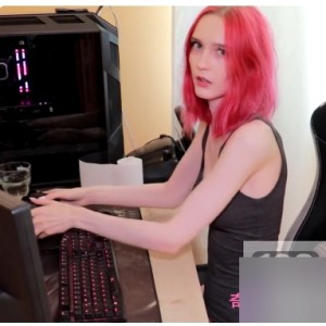 欧美P站红发女神Shinaryen高清合集10V2.6G，日常生活记录