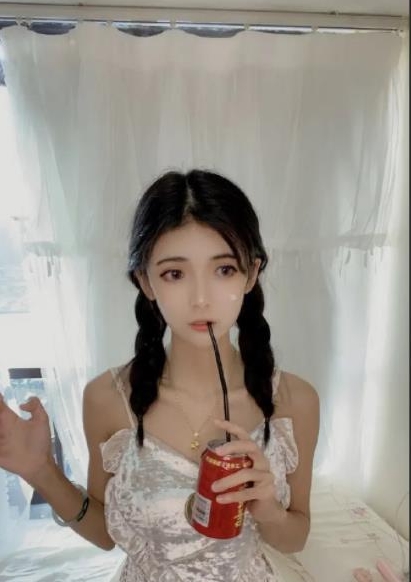 斗鱼网红性感女神狗头妹子绝版合集1V1.6G，内含吃瓜事件