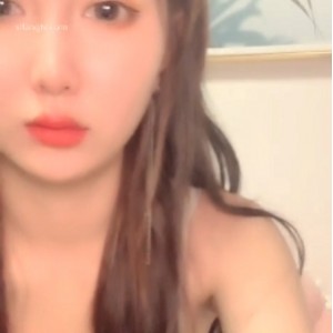 卿卿快手洗澡直播合集19部1.34G真会玩